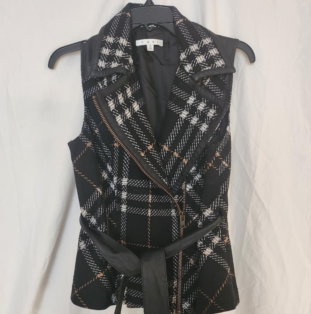 Cabi Plaid Black Sleeveless Vest